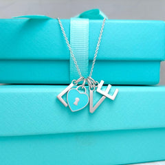 LOVE TEXT PEDANT NECKLACE