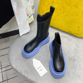 TIRE CHELSEA BOOT IN BLACK MIX CORNFLOWER BLUE CALFSKIN