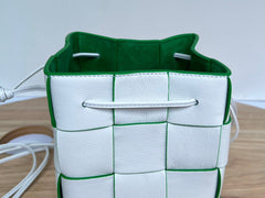 SMALL CASSETTE BUCKET 18 IN WHITE AND GREEN LINING CALFSKIN