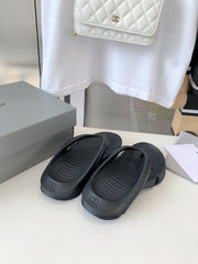 THONG SANDALS IN BLACK RUBBER