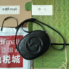 SMALL BLONDIE OVAL SHOULDER BAG 20 IN BLACK CALFSKIN