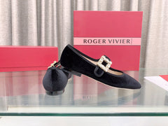 TRÈS VIVIER MARY JANE IN BLACK VELVET CRYSTAL BUCKLE