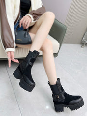 LAUREATE PLATFORM DESERT BOOT IN BLACK SUEDE AND CALFSKIN