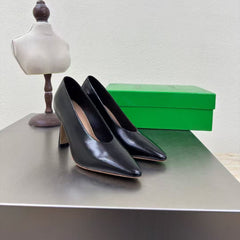 HIGH PUMP IN BLACK SHINY CALFSKIN