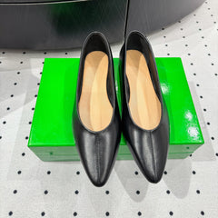 BOTTEGA VENETA 26S BALLET FLATS IN BLACK CALFSKIN