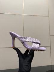 BOTTEGA VENETA 26S HEELED SANDALS 95 MM IN LIGHT PURPLE CALFSKIN AND RAFFIA