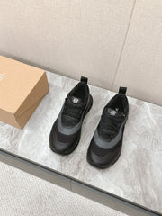 RUN SNEAKER IN BLACK SUEDE AND MESH FABRIC