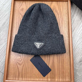 BEANIE HAT IN CHARCOAL GRAY WOOL 332391