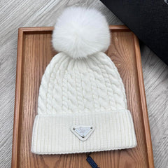 BEANIE HAT IN WHITE WOOL 352376