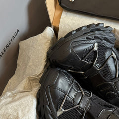 HIKE SNEAKER IN BLACK MESH, POLYURETHANE AND POLYESTER