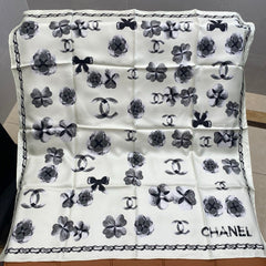 CHANEL 25S SCARF 90 IN SILK 703654