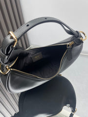 FENDIGRAPHY MEDIUM 29 IN BLACK SMOOTH LAMBSKIN GOLD HARDWARE
