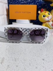 LINK SQUARE SUNGLASSES 570271 IN CLEAR ACETATE MONOGRAM LOGO ON FRAME