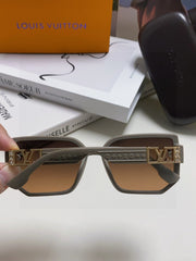 CLASH SQUARE SUNGLASSES 570250 IN GREY ACETATE