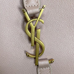 LE 5 À 7 SMALL SUPPLE 22 IN BABBY PINK CALFSKIN GOLD BUCKLE