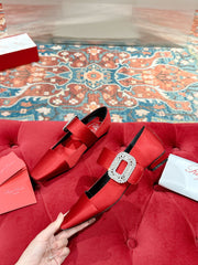 MARY JANES IN RED SATIN WITH CRYSTAL SQUARE BUCKLE