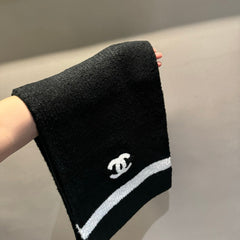 CHANEL 25S SCARF 170 IN CASHMERE 932158