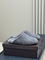 ALAIA 25S SHEARLING COZY SLIPPERS IN DARK GRAY
