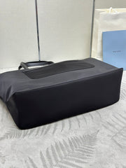 CLASSIC TOTE BAG 43 IN BLACK RE-NYLON FABRIC