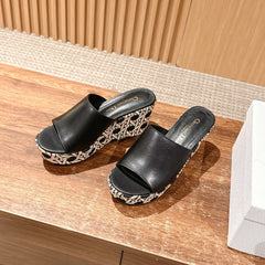 ATTITUDE WEDGE SLIDE 90MM IN BLACK CALFSKIN CANVAS SOLE