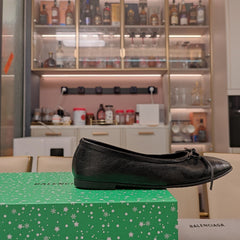 RHINESTONE BALLET FLATS WITH BOW IN BLACK WAX-OIL SHEEPSKIN