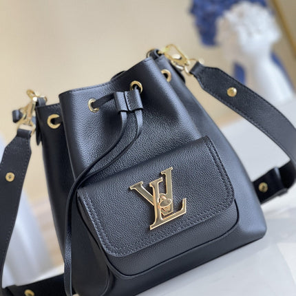 LV LOCKME BUCKET 23 BLACK GRAINED CALF SKIN