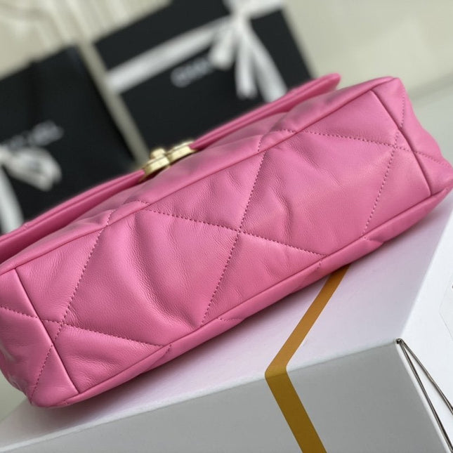 19 FLAP BAG 26 PINK LAMBSKIN