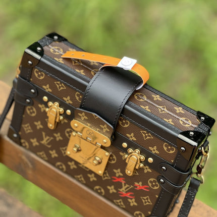 LV PETITE MALLE 20CM MONOGRAM CANVAS