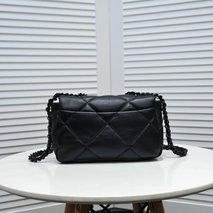 19 FLAP BAG 26CM ALL BLACK