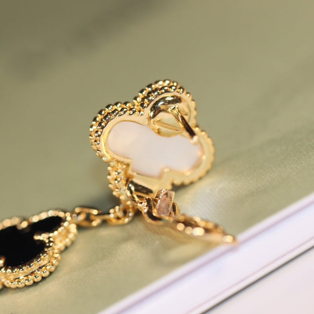 CLOVER EARRINGS GOLD ONYX MOP 3 MOTIF