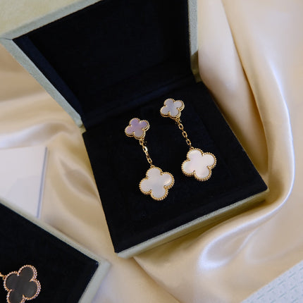 CLOVER WHITE MOP EARRINGS 2 MOTIF