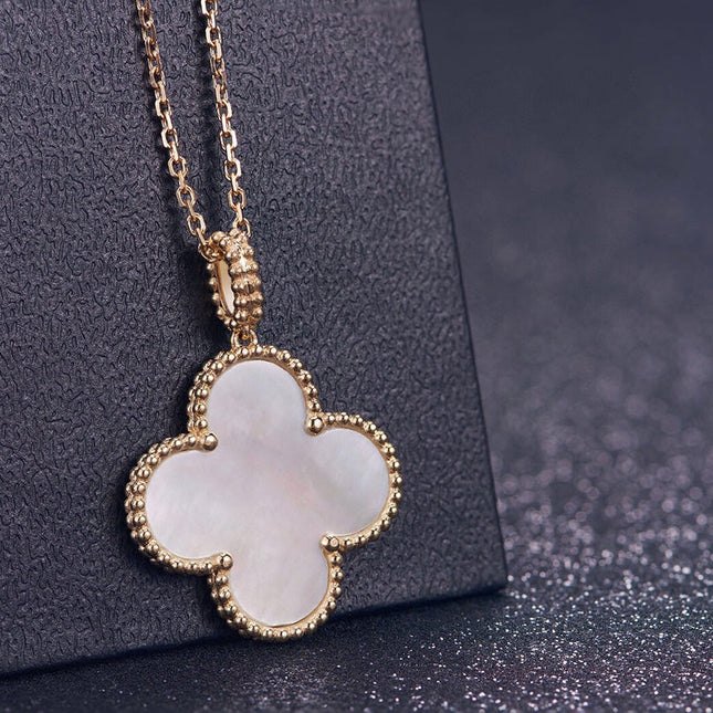 CLOVER GOLD NECKLACE