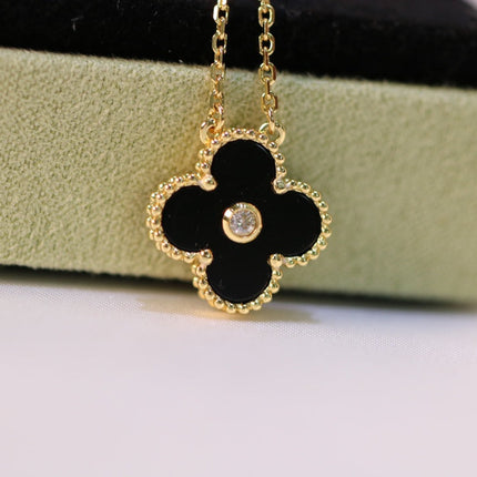 CLOVER NECKLACE GOLD DIAMOND ONYX