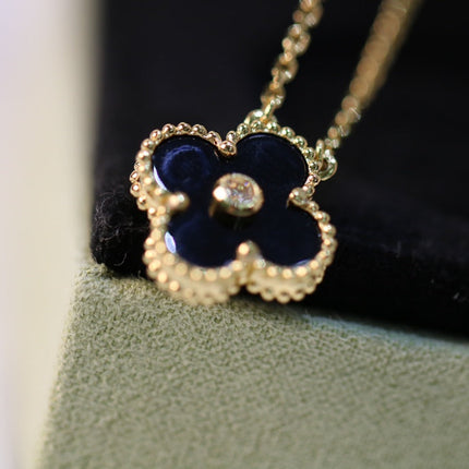 CLOVER NECKLACE GOLD DIAMOND ONYX