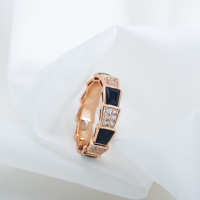 SERPENTI RING PINK GOLD BLACK MOP DIAMOND PAVED 4MM