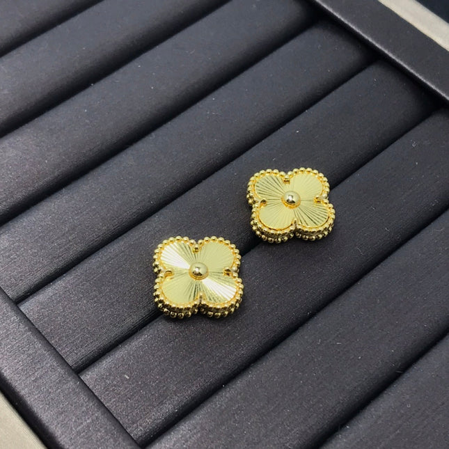 CLOVER STUD DIAMOND EARRINGS