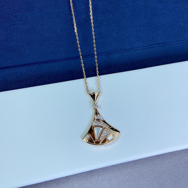 DREAM MOP DIAMOND GOLD NECKLACE