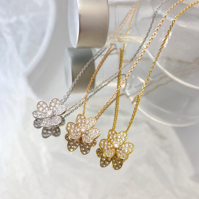 FLOWER DIAMOND NECKLACE