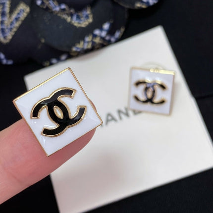 DOUBLE C SQUARE STUD EARRINGS