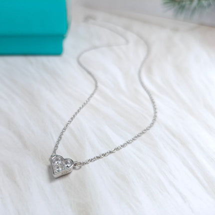 HEART 3 DIAMONDS PEDANT NECKLACE