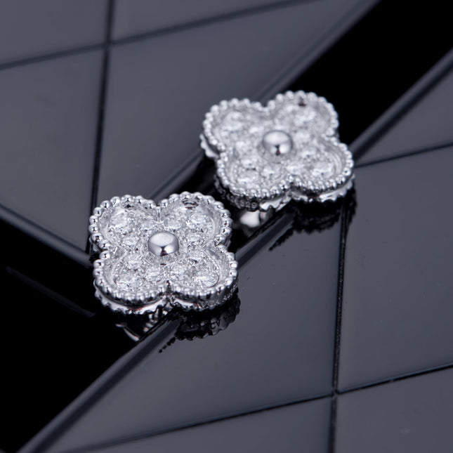 CLOVER SILVER DIAMOND STUD EARRINGS