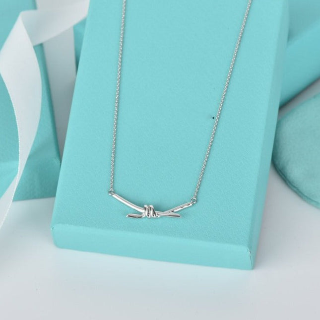 KNOT NECKLACE