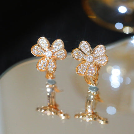 FRIVOLE FLOWER DIAMOND EARRINGS