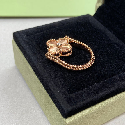 CLOVER RIVERSIBLE PINK GOLD RING