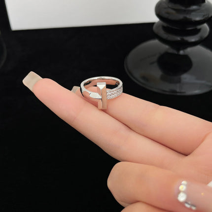 T WIDE DIAMOND RING