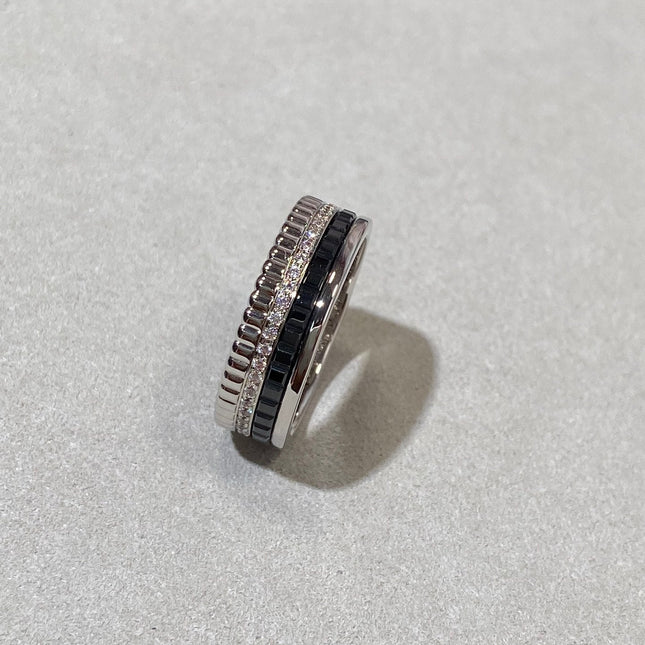 QUATRE BLACK EDITION SMALL SILVER RING