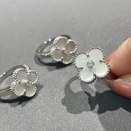 CLOVER SILVER MOP DIAMOND RING