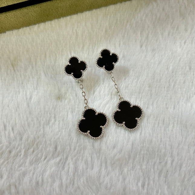 CLOVER 2 MOTIF ONYX EARRINGS