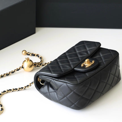 FLAP BAG 17CM GOLD HARDWARE BLACK LAMBSKIN