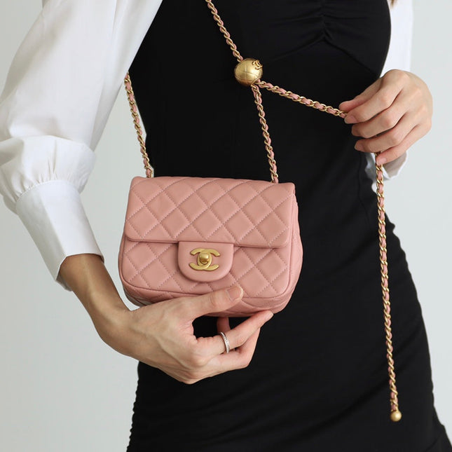 FLAP BAG 17CM BABY PINK LAMBSKIN GOLD HARDWARE